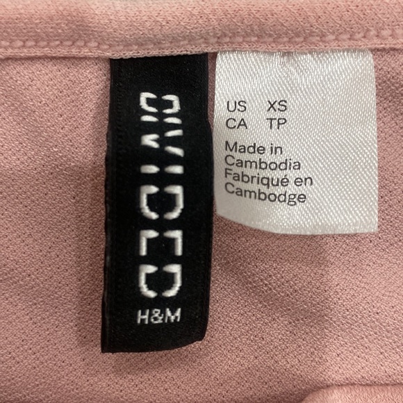 H&M women’s light pink tank top - Picture 3 of 4